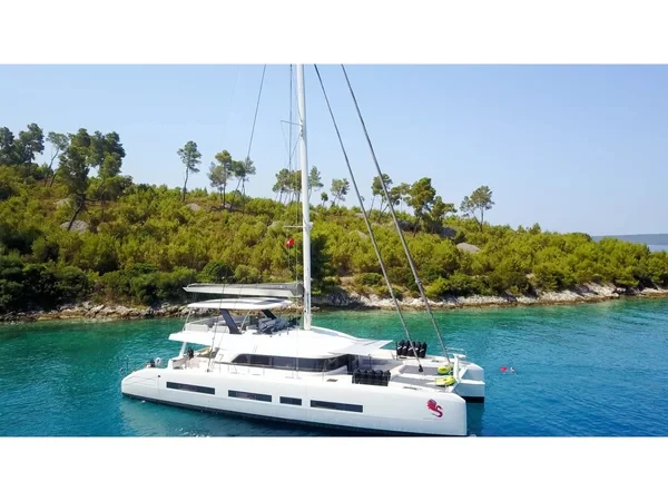 Lagoon Seventy 7 - Yacht Charter Sailica