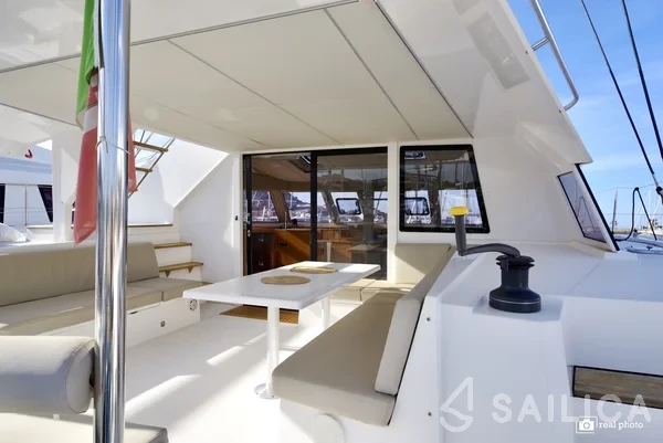 Nautitech 46 Fly - Yacht Charter Sailica