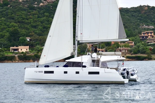 Nautitech 46 Fly - Yacht Charter Sailica