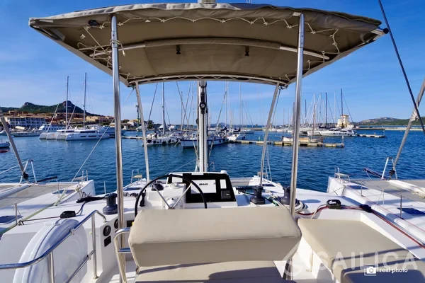 Nautitech 46 Fly - Yacht Charter Sailica