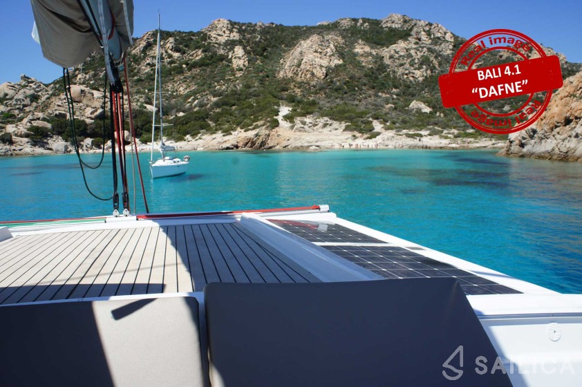 Bali 4.1 - Yacht Charter Sailica