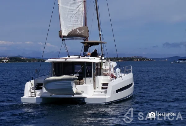 Bali 4.1 - Yacht Charter Sailica