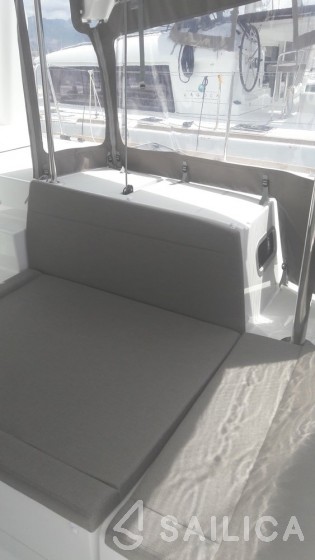 Lagoon 450  Flybridge - Yacht Charter Sailica