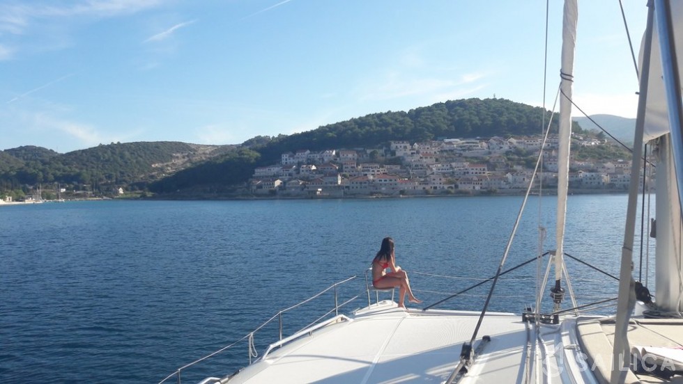 Lagoon 450  Flybridge - Yacht Charter Sailica