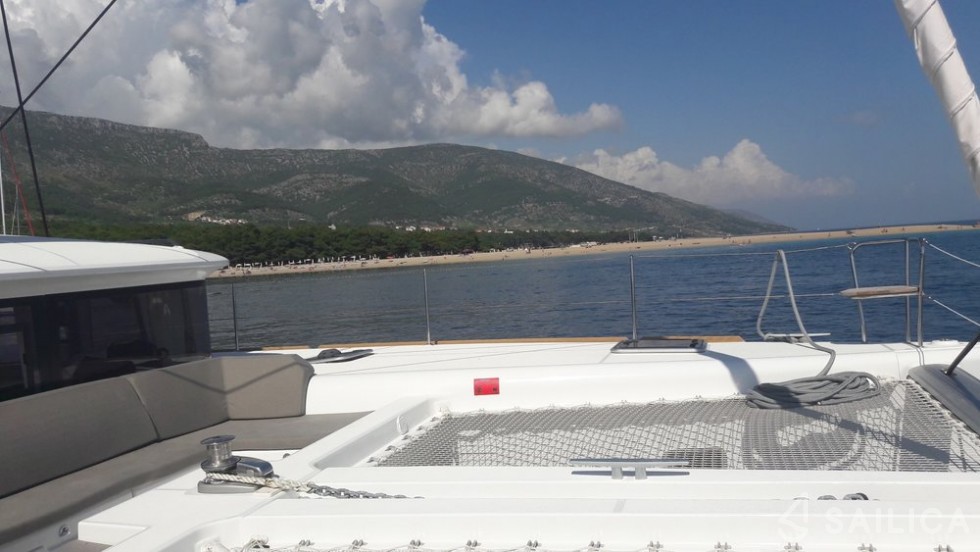 Lagoon 450  Flybridge - Yacht Charter Sailica
