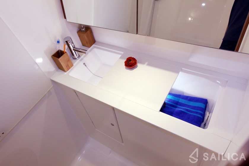 Dufour 450 GL - Yacht Charter Sailica