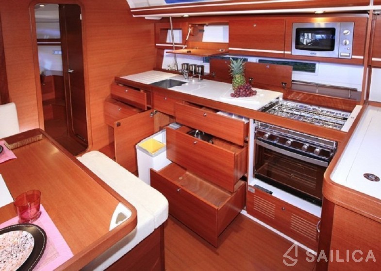 Dufour 450 GL - Yacht Charter Sailica