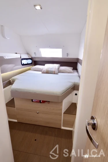 Bali 4.1 - Yacht Charter Sailica