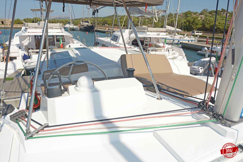 Bali 4.1 - Yacht Charter Sailica