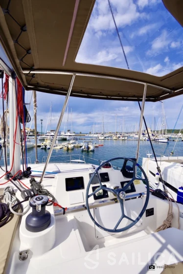 Bali 4.1 - Yacht Charter Sailica