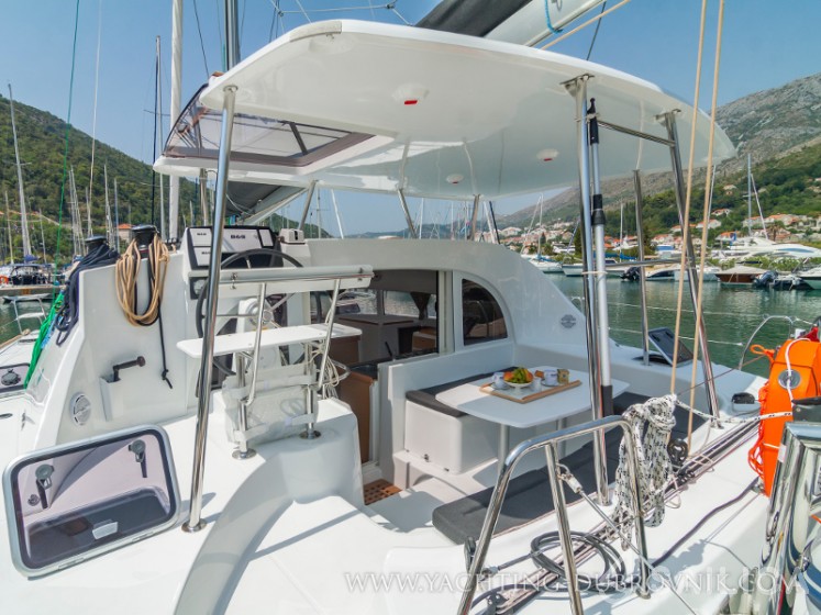 Lagoon 380 - Yacht Charter Sailica