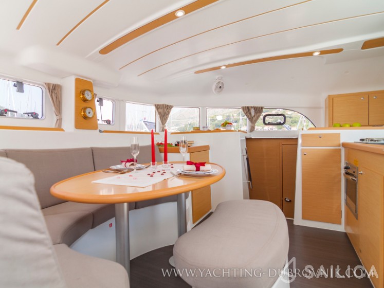 Lagoon 380 - Yacht Charter Sailica