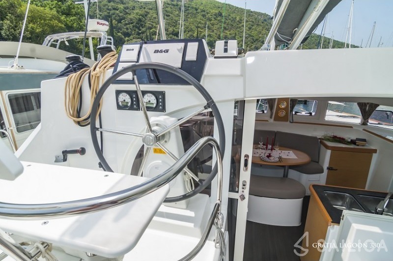 Lagoon 380 - Yacht Charter Sailica