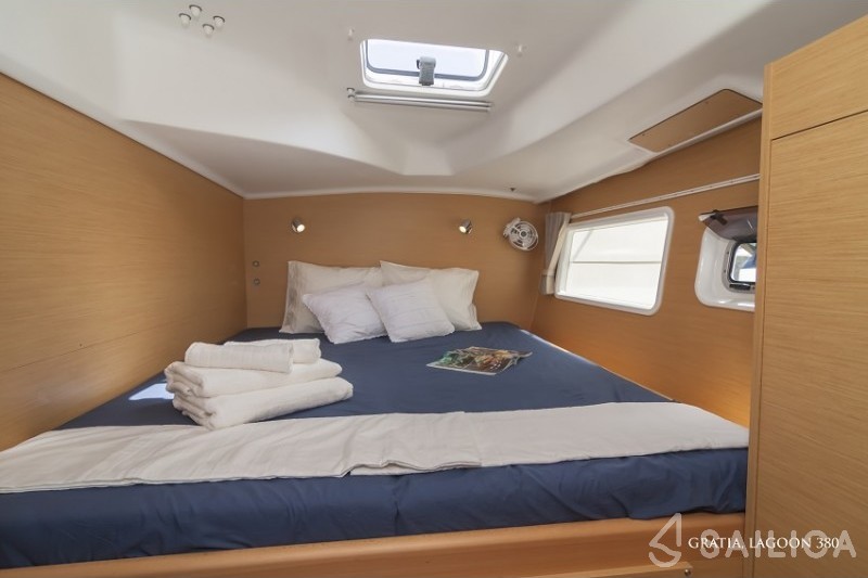 Lagoon 380 - Yacht Charter Sailica