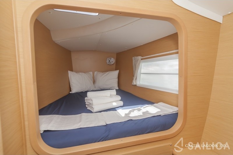 Lagoon 380 - Yacht Charter Sailica