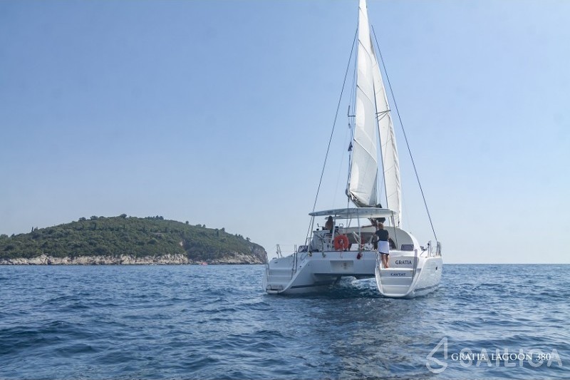 Lagoon 380 - Yacht Charter Sailica