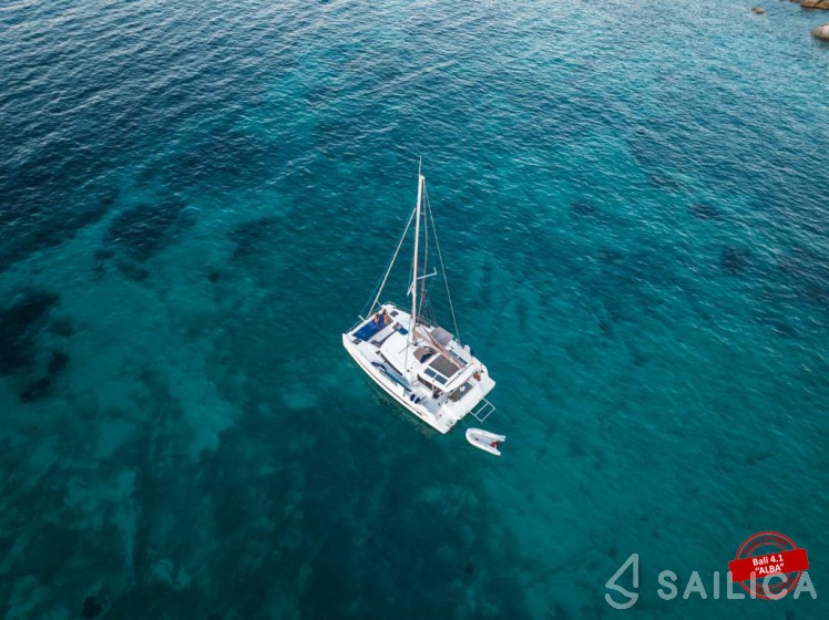 Bali 4.1 - Yacht Charter Sailica