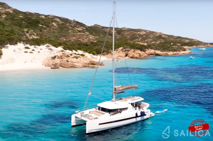 Bali 4.1 - Yacht Charter Sailica