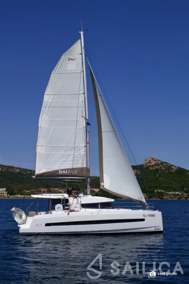 Bali 4.1 - Yacht Charter Sailica