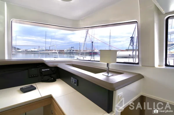 Bali 4.1 - Yacht Charter Sailica