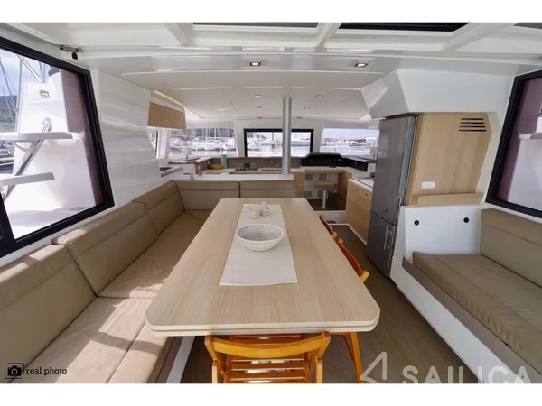Bali 4.1 - Yacht Charter Sailica