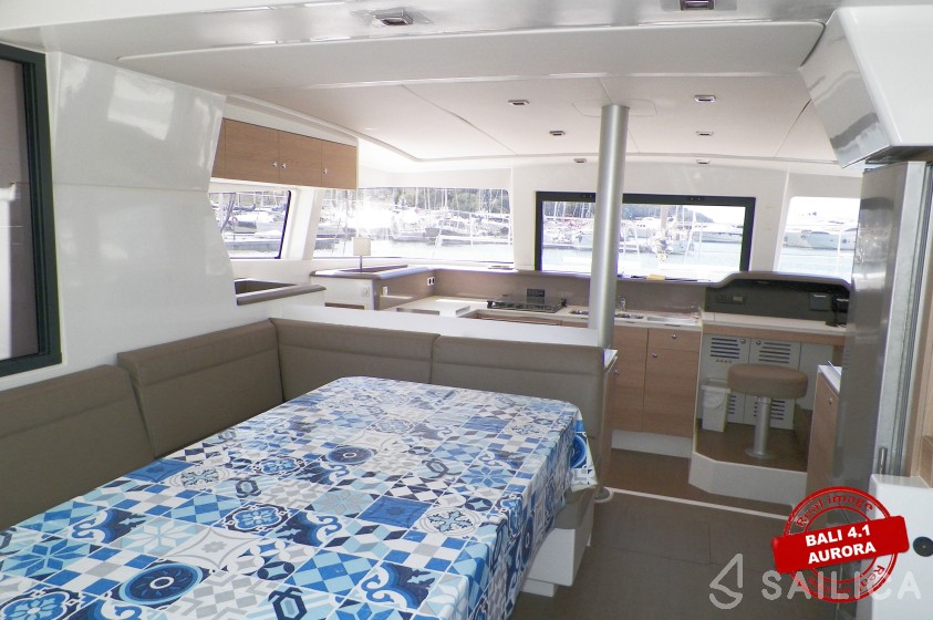 Bali 4.1 - Yacht Charter Sailica