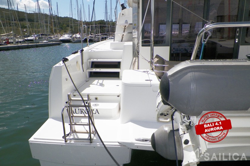 Bali 4.1 - Yacht Charter Sailica