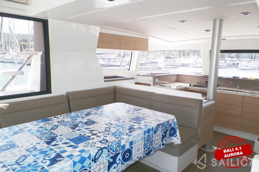 Bali 4.1 - Yacht Charter Sailica