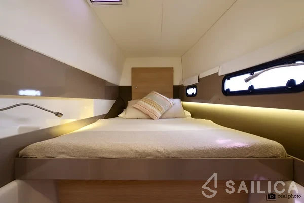 Bali 4.1 - Yacht Charter Sailica