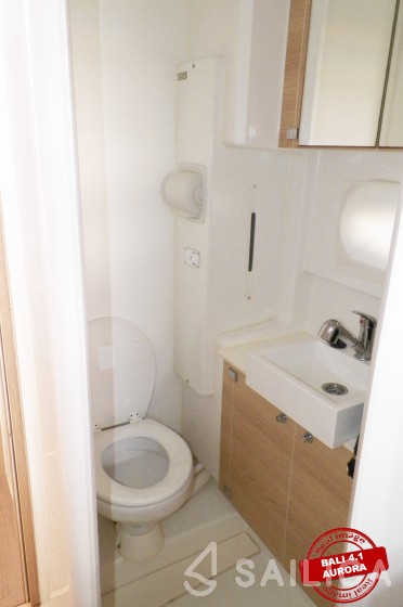 Bali 4.1 - Yacht Charter Sailica