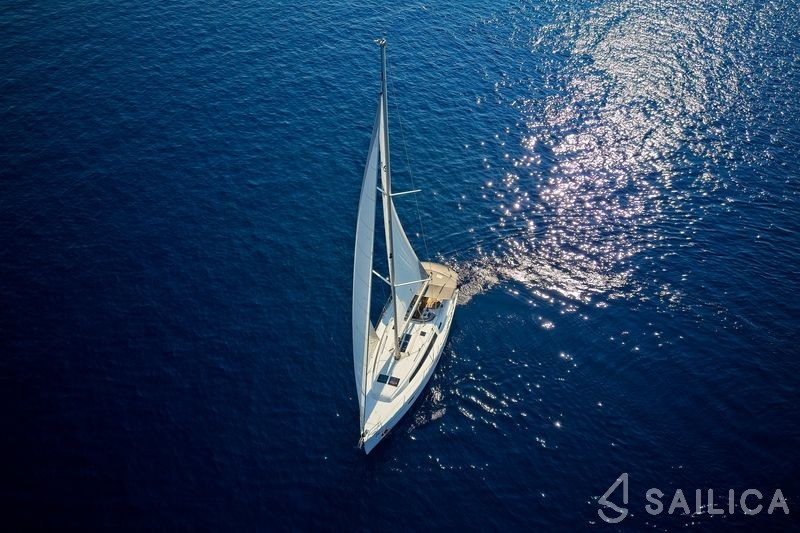 Bavaria 46 Cruiser - Yacht Charter Sailica