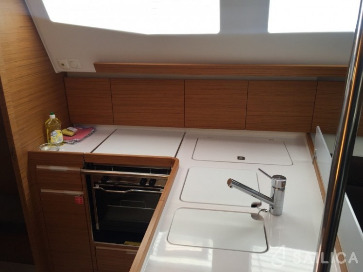 Elan 40 Impression - Yacht Charter Sailica