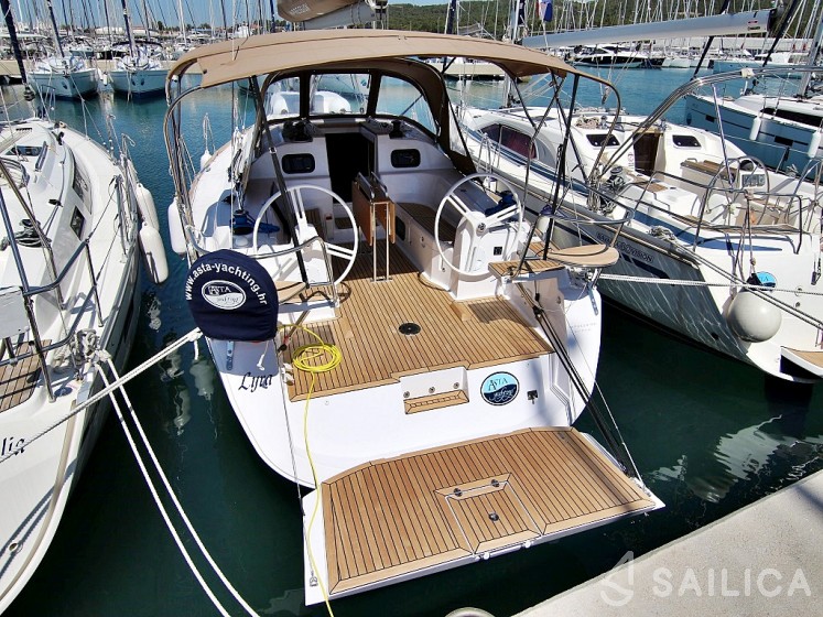Elan 40 Impression - Yacht Charter Sailica
