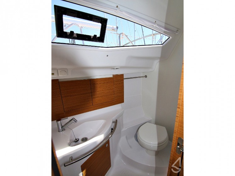 Elan 40 Impression - Yacht Charter Sailica