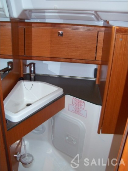 Bavaria 34 Cruiser - Yacht Charter Sailica