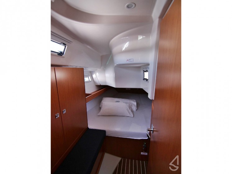 Bavaria 34 Cruiser - Yacht Charter Sailica