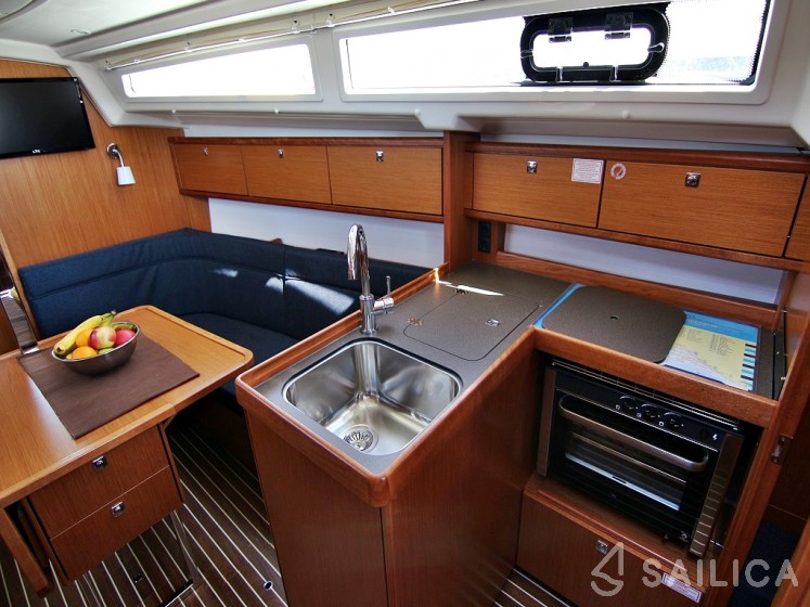Bavaria 34 Cruiser - Yacht Charter Sailica