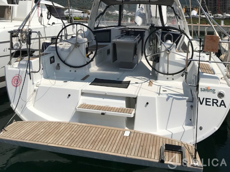 Oceanis 41.1 - Yacht Charter Sailica