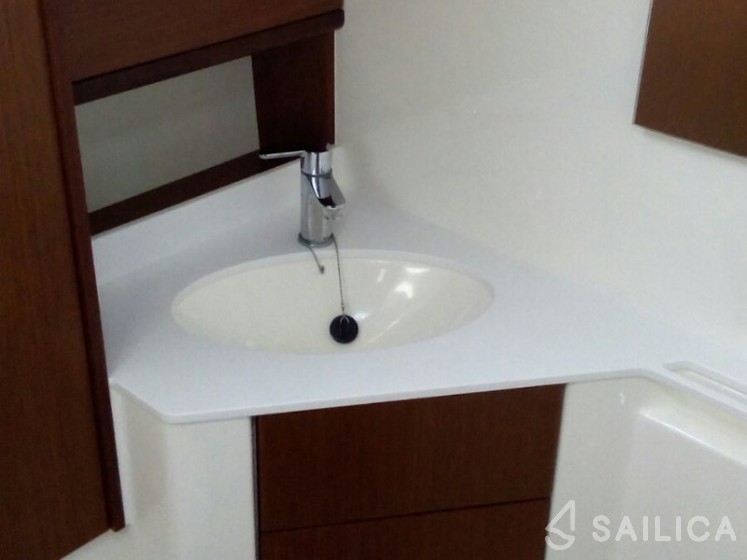 Bavaria 46 Cruiser - Yacht Charter Sailica