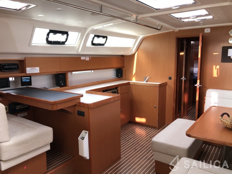 Bavaria 51 Cruiser - Yacht Charter Sailica