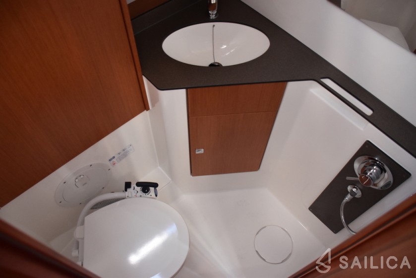 Bavaria 46 Cruiser - Yacht Charter Sailica