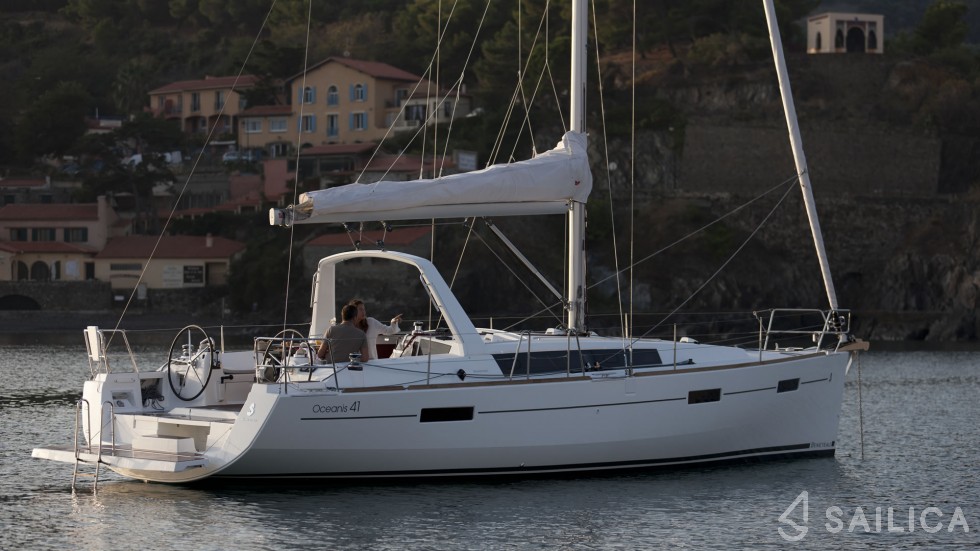 Oceanis 41 - Yacht Charter Sailica