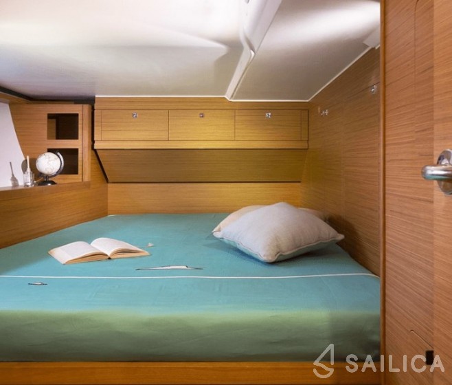 Dufour 520 GL - Yacht Charter Sailica