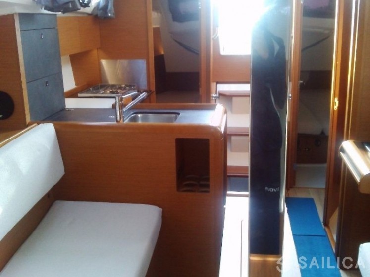 Sun Odyssey 349 - Yacht Charter Sailica