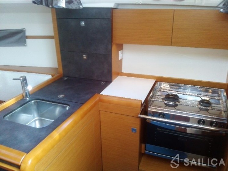 Sun Odyssey 349 - Yacht Charter Sailica