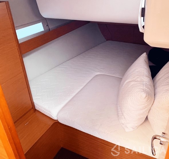 Dufour 460 GL - Yacht Charter Sailica