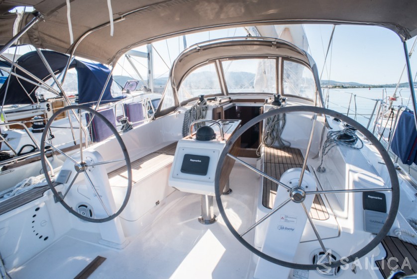 Bavaria 37 Cruiser - Yacht Charter Sailica