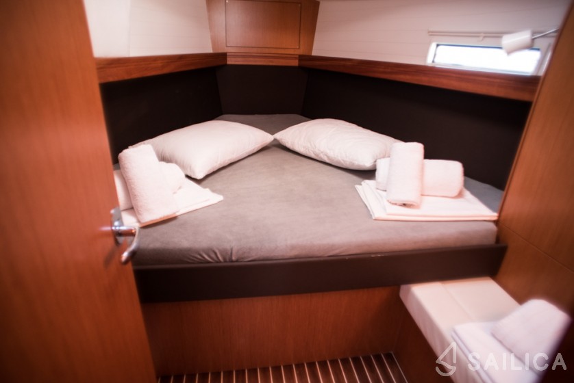 Bavaria 37 Cruiser - Yacht Charter Sailica