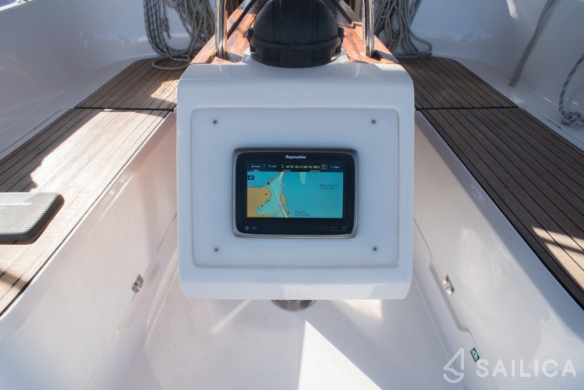 Bavaria 37 Cruiser - Yacht Charter Sailica