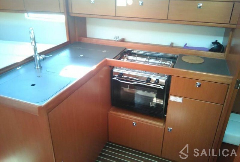 Bavaria 37 Cruiser - Yacht Charter Sailica